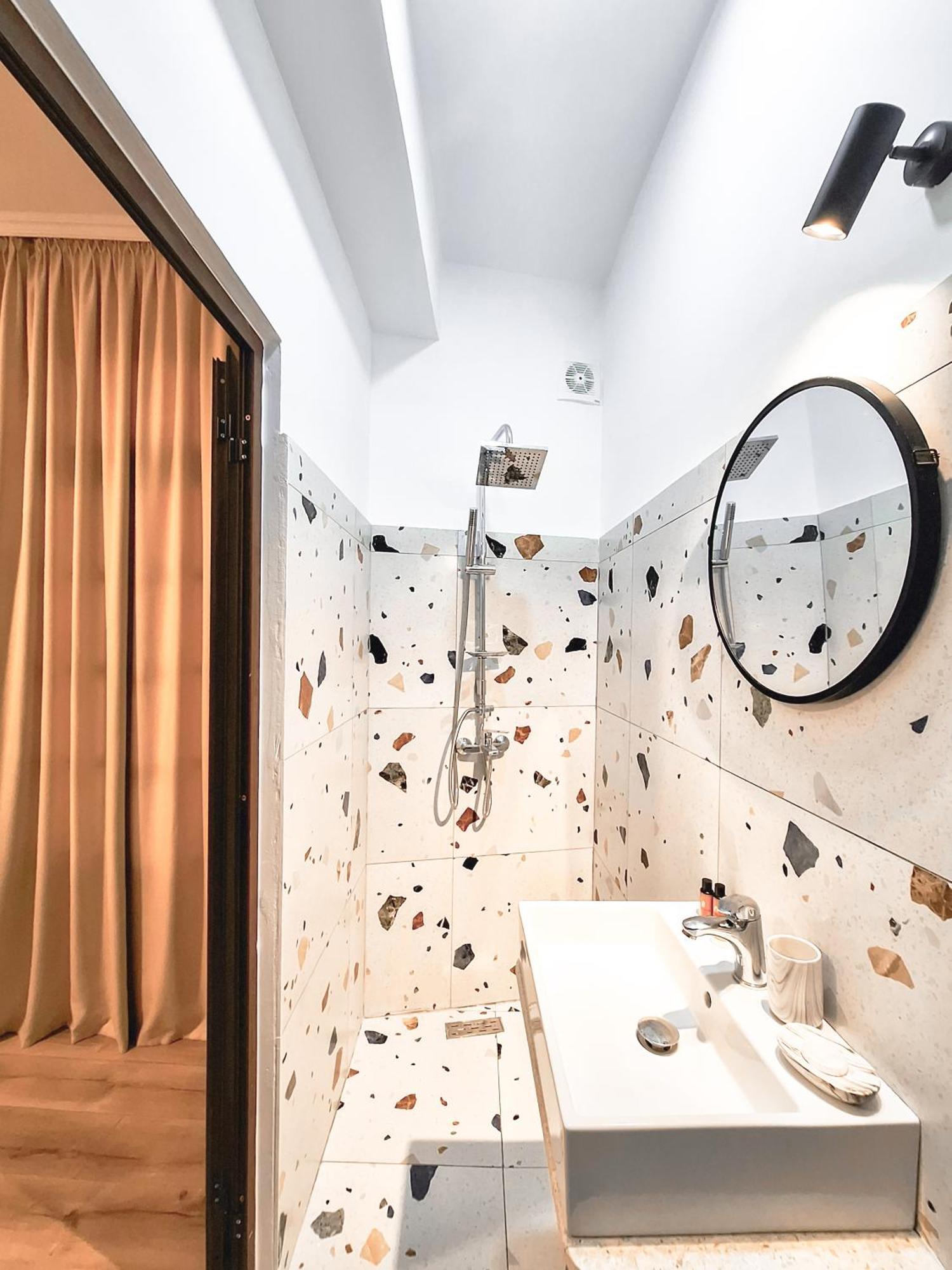 Villa Mishel Suites Берат Екстериор снимка