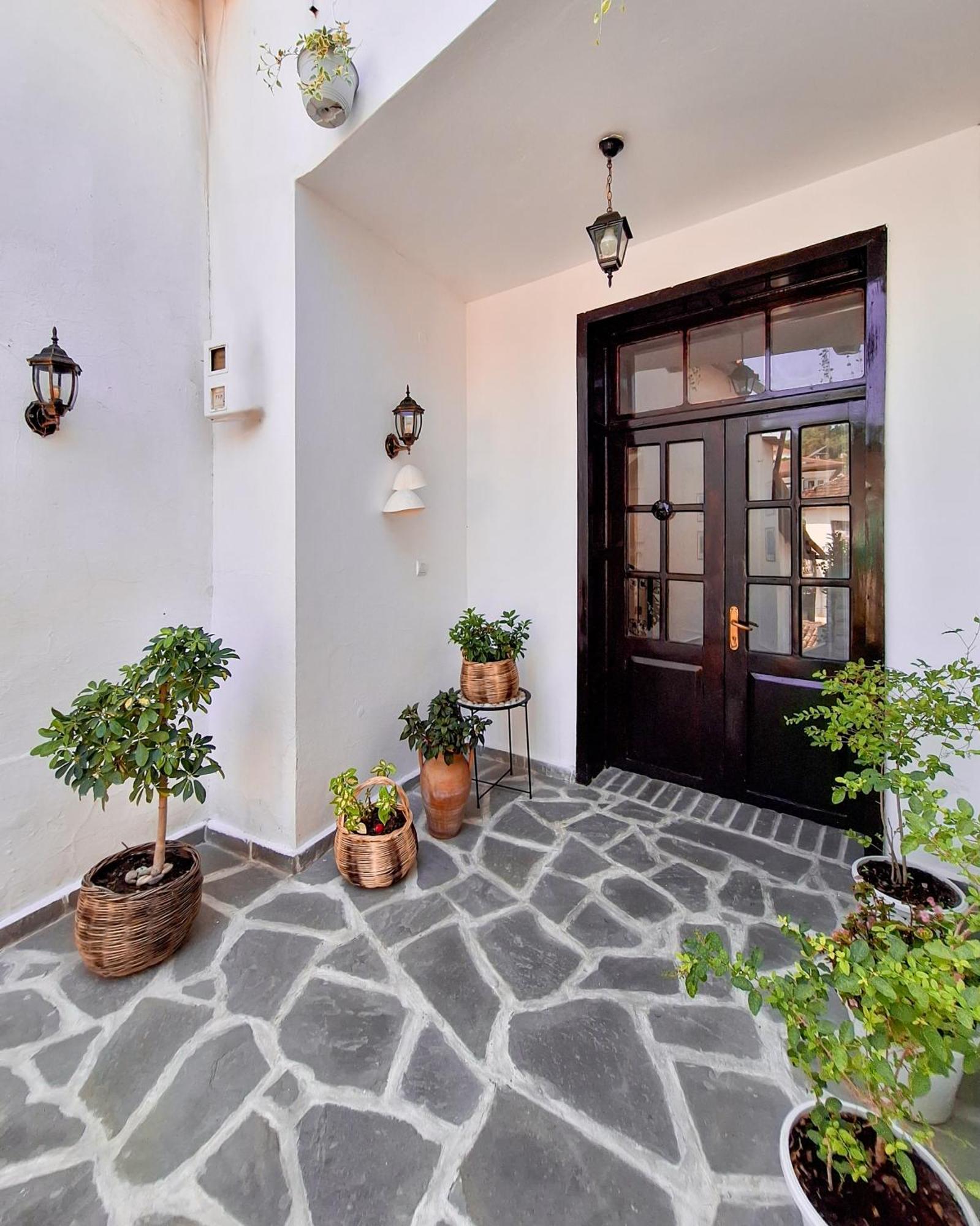 Villa Mishel Suites Берат Екстериор снимка