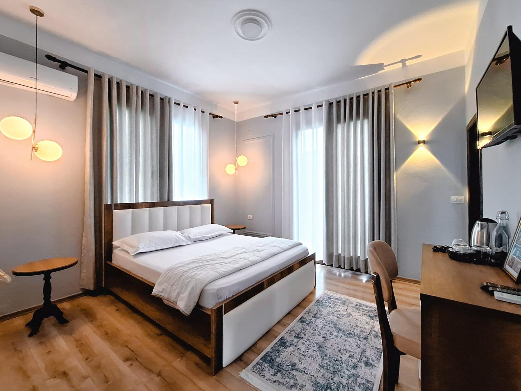Villa Mishel Suites Берат Екстериор снимка