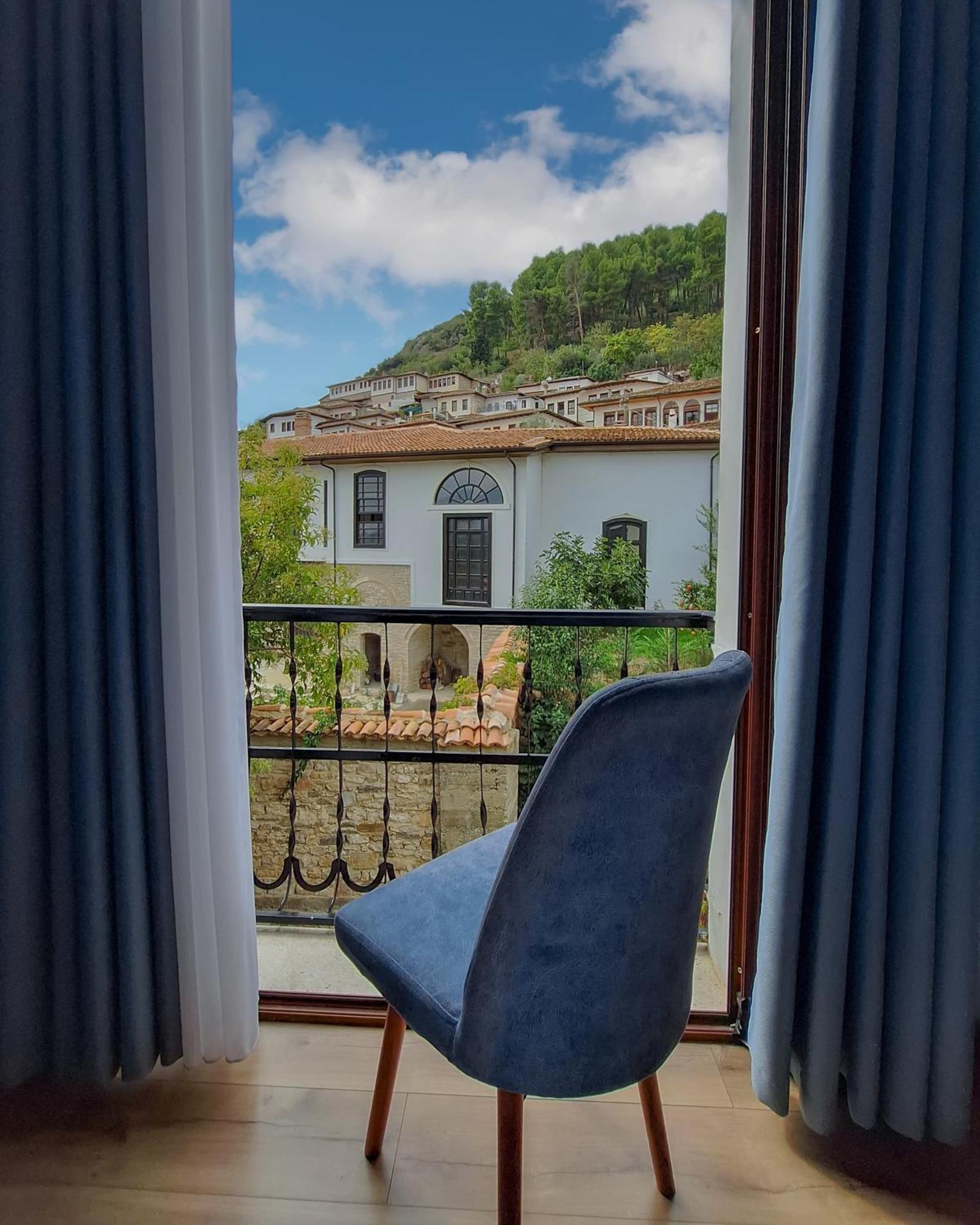 Villa Mishel Suites Берат Екстериор снимка
