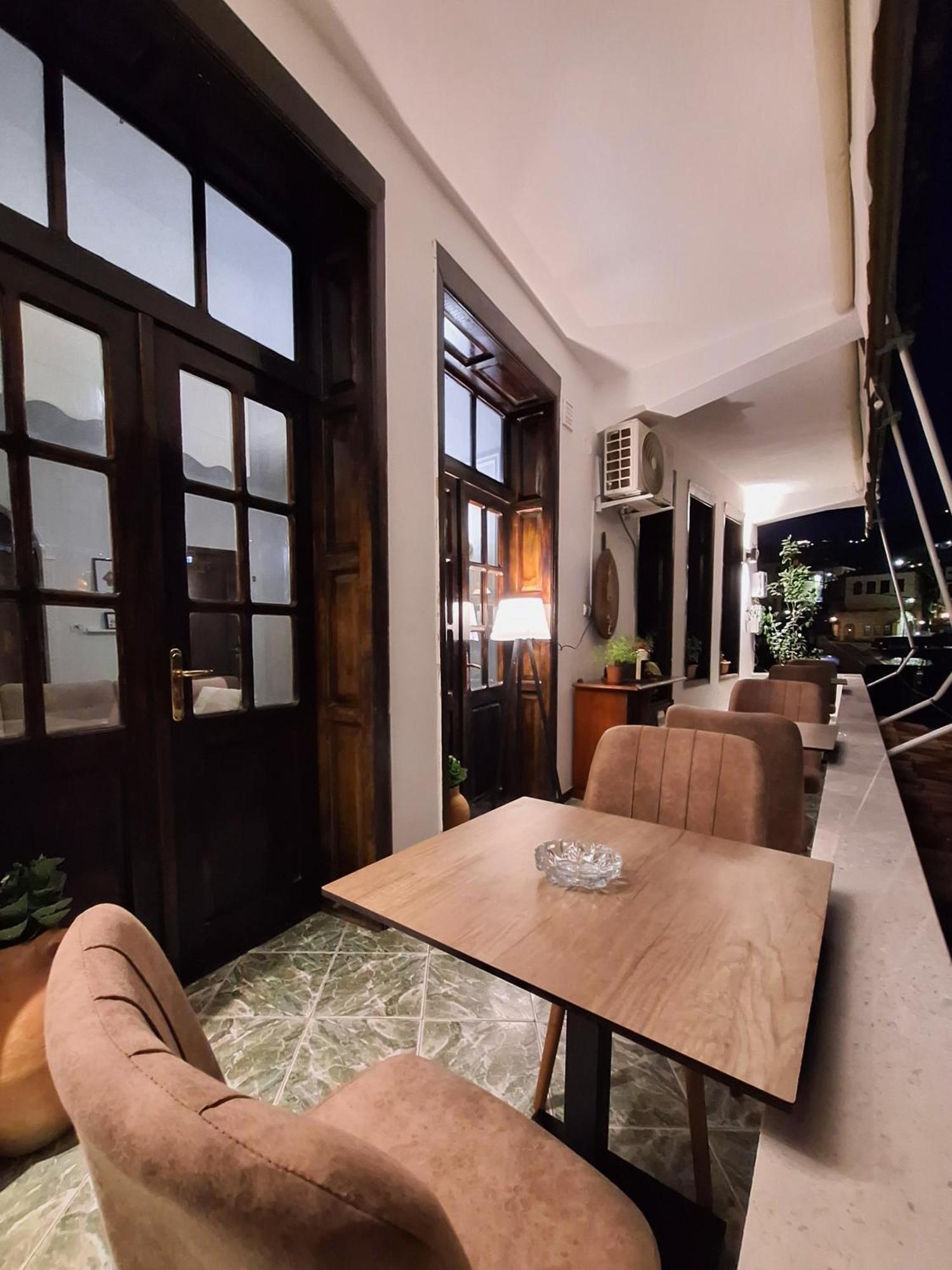 Villa Mishel Suites Берат Екстериор снимка